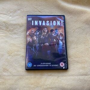 DC Invasion! 3-episode crossover tv event (region 2 dvd)